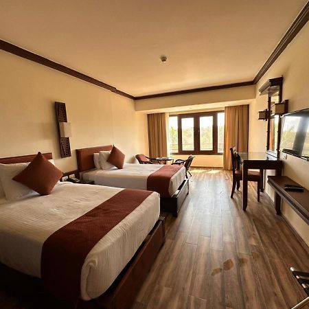 Africana Hotel & Spa Qaryat Shākūsh エクステリア 写真