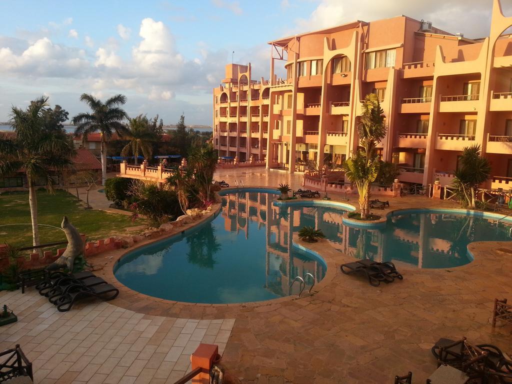 Africana Hotel & Spa Qaryat Shākūsh エクステリア 写真