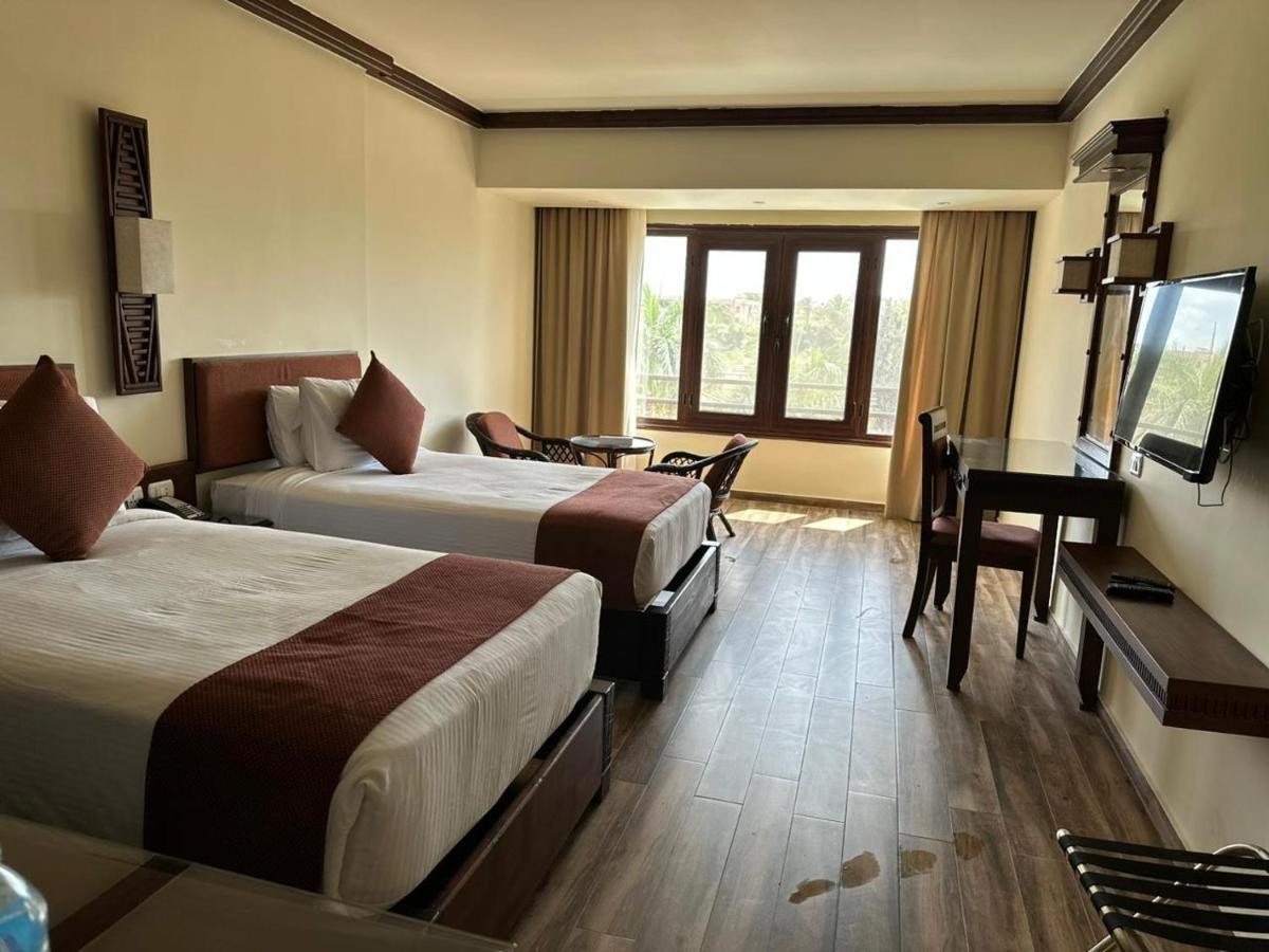Africana Hotel & Spa Qaryat Shākūsh エクステリア 写真