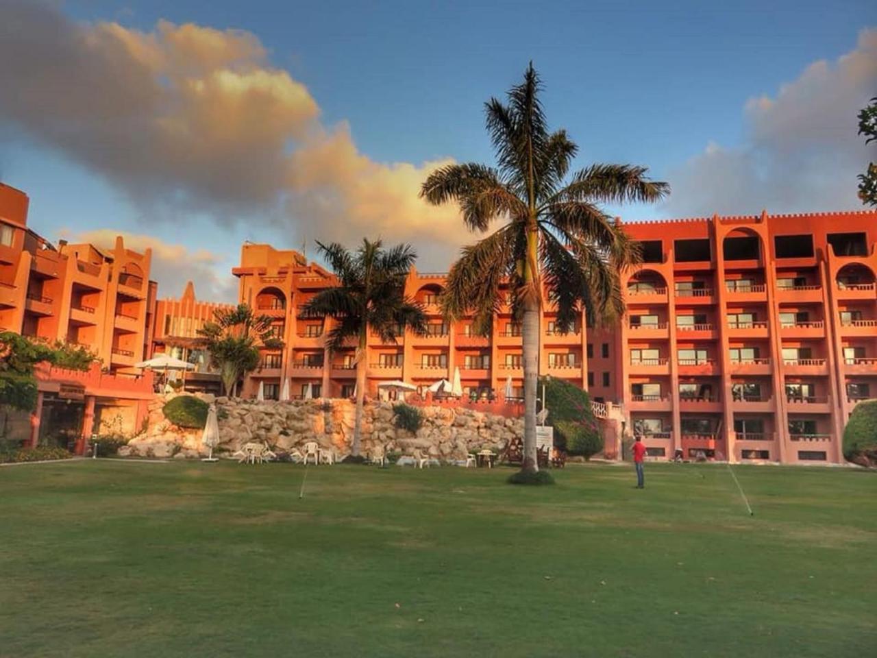 Africana Hotel & Spa Qaryat Shākūsh エクステリア 写真