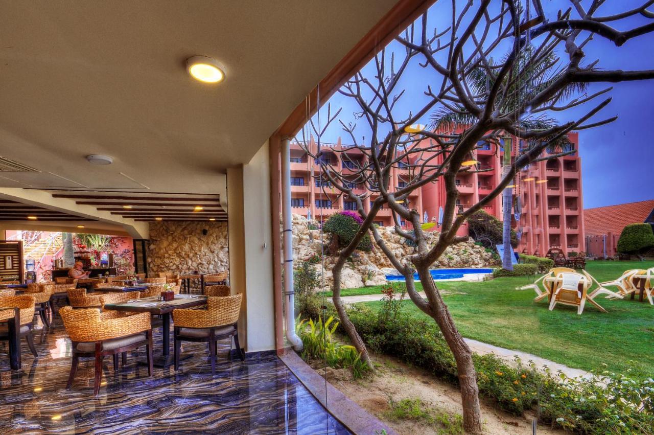Africana Hotel & Spa Qaryat Shākūsh エクステリア 写真