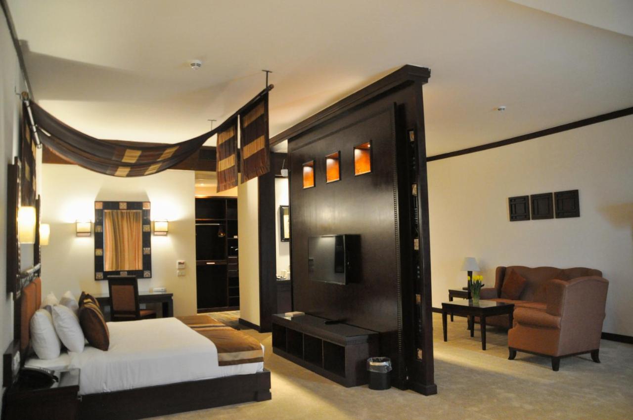 Africana Hotel & Spa Qaryat Shākūsh エクステリア 写真