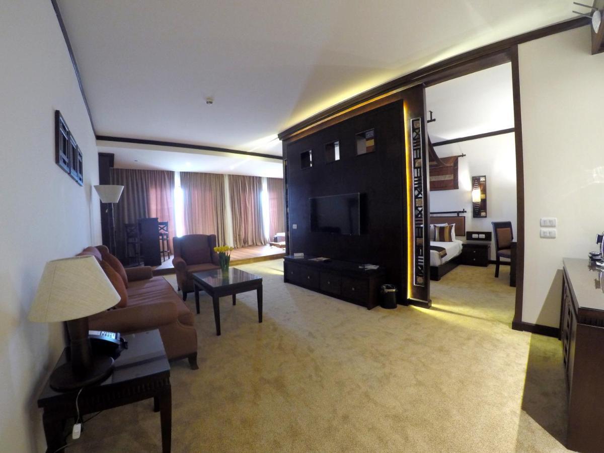 Africana Hotel & Spa Qaryat Shākūsh エクステリア 写真