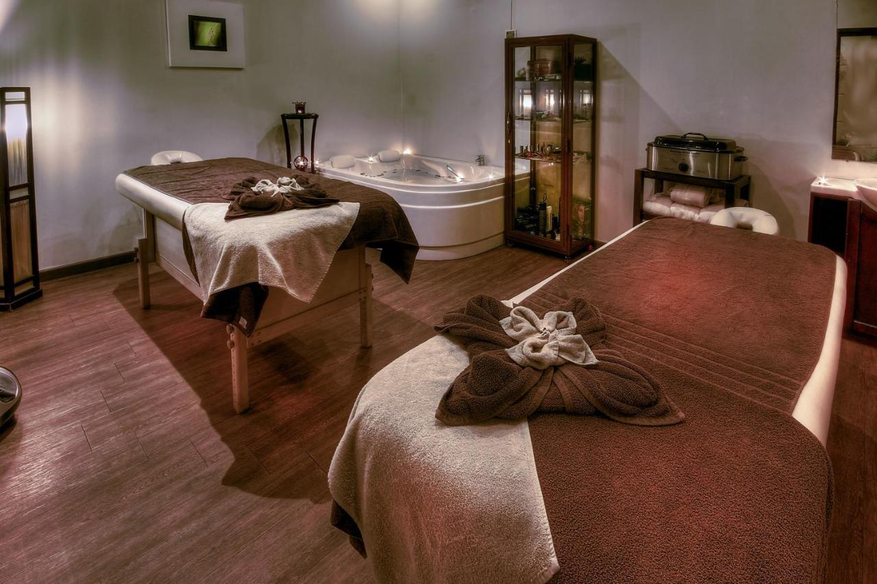 Africana Hotel & Spa Qaryat Shākūsh エクステリア 写真